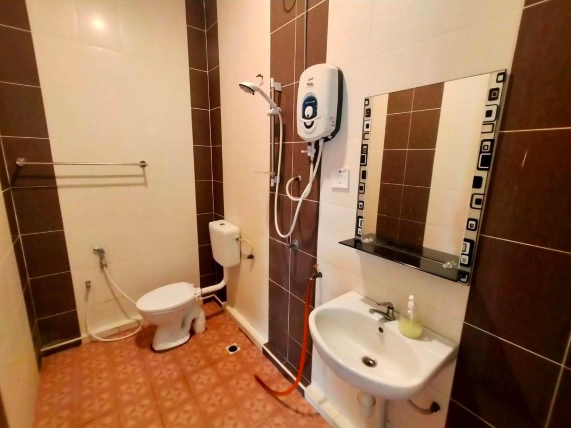 Capital O 91118 Chalet Seri Idaman Bayan Lepas Luaran gambar
